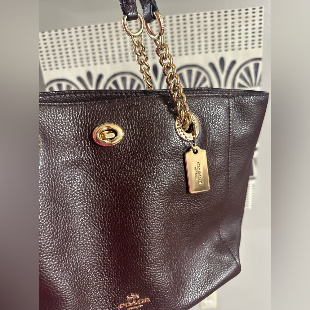 Coach Turnlock Chain Tote Burgundy Pebble Leather - Picture 4 of 12